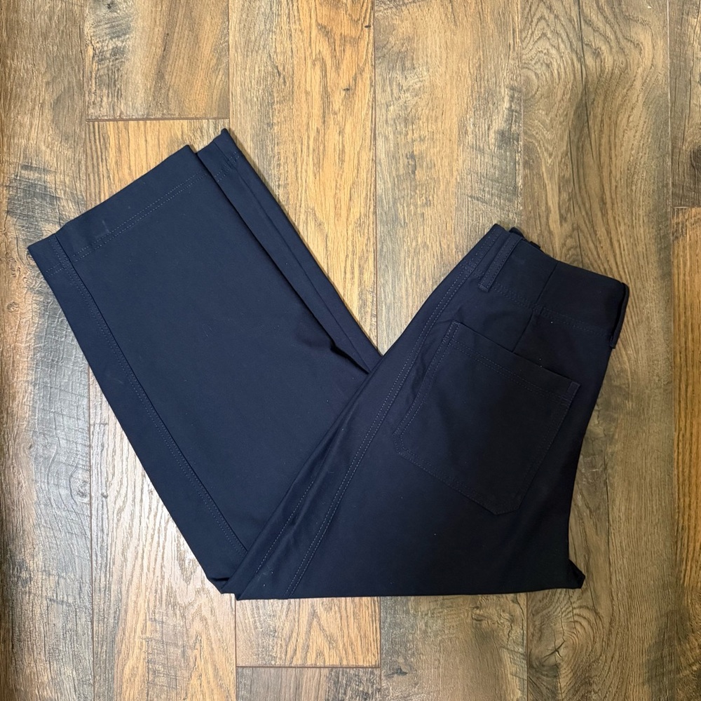 Athleta Skyline High Rise Barrel Leg Pant in Navy Size 4P